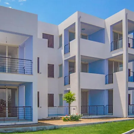 Stunning Apartment In Isca Marina