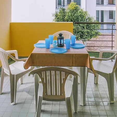 Stunning Apartment In Isca Marina Διαμέρισμα *